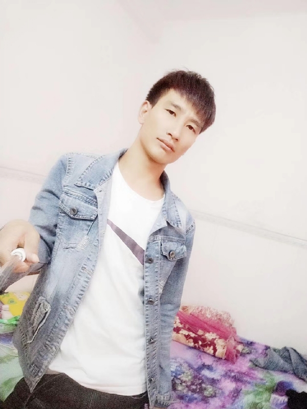 心好痛的第一张照片--黔西蓝颜知己交友网